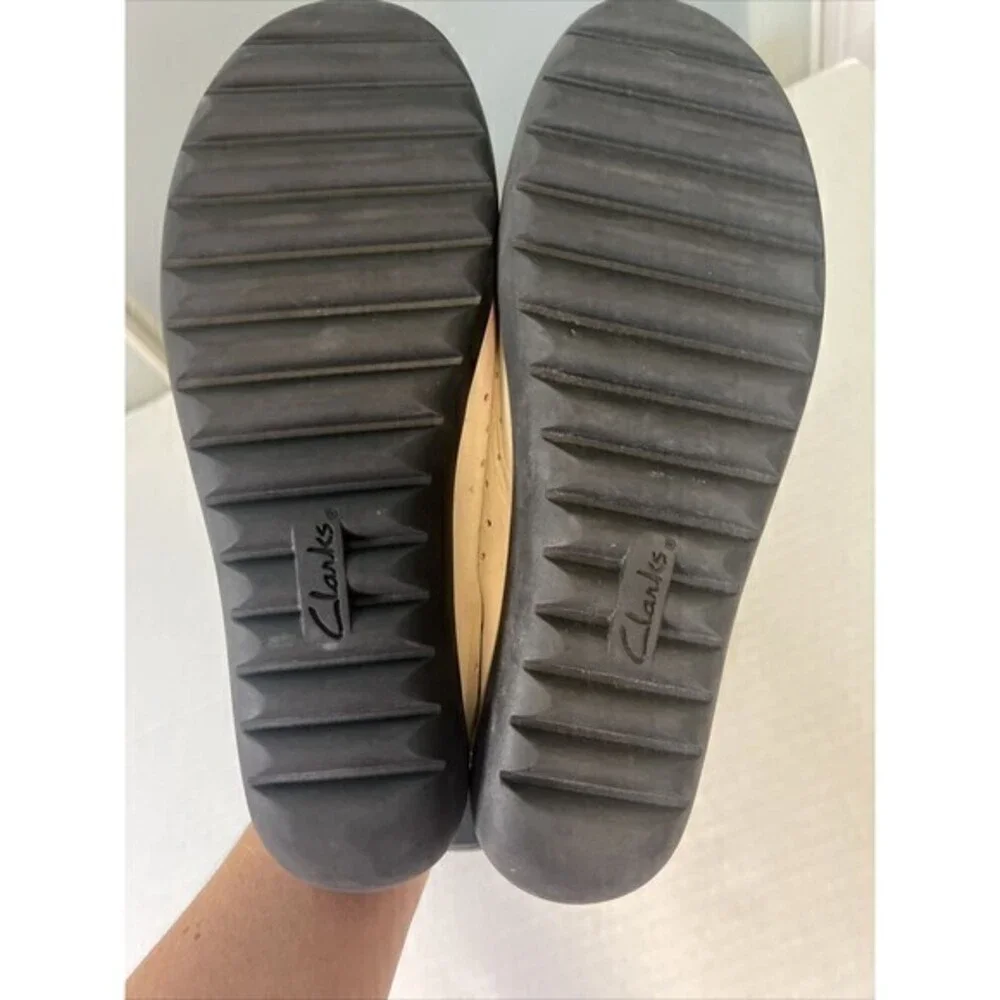 Clarks almost new